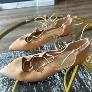 Banana Republic Lace-Up Pointed Flats in Tan